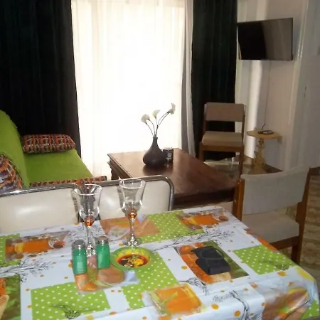 Amazing Center Flat 9 Green Larnaca